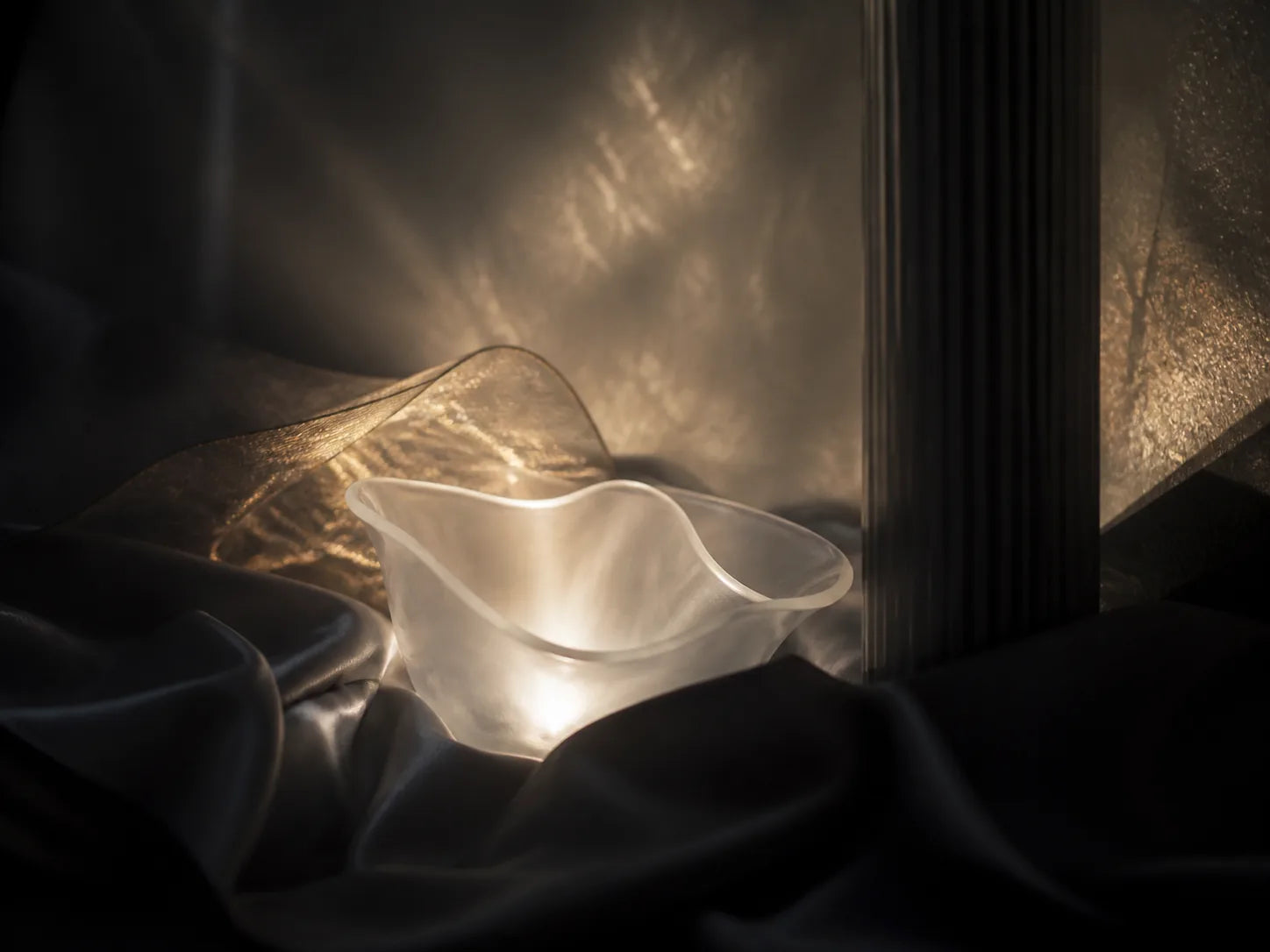 Amud al-Qirmiz heart fragrance atmosphere